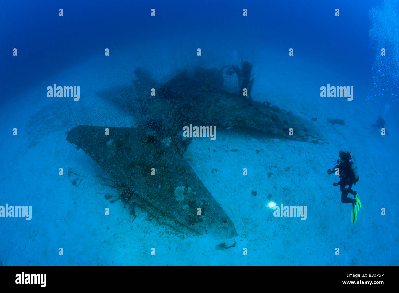 Diver et de bombardement sur bâbord du USS Saratoga atoll de Bikini des Îles Marshall Micronésie Océan Pacifique Banque D'Images