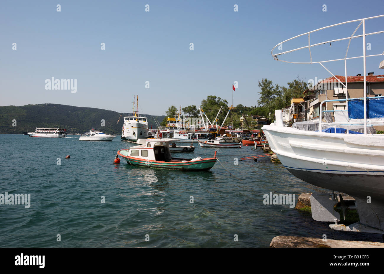 TUR Turquie Istanbul Anadolu Kavagi Bosphore au village Banque D'Images