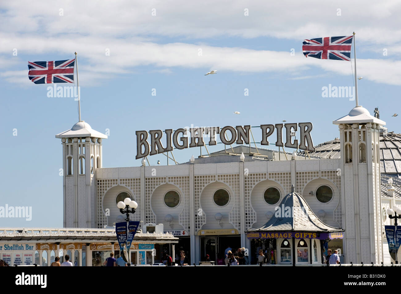 La plage de Brighton Pier,, côte sud, Angleterre, Royaume-Uni Banque D'Images