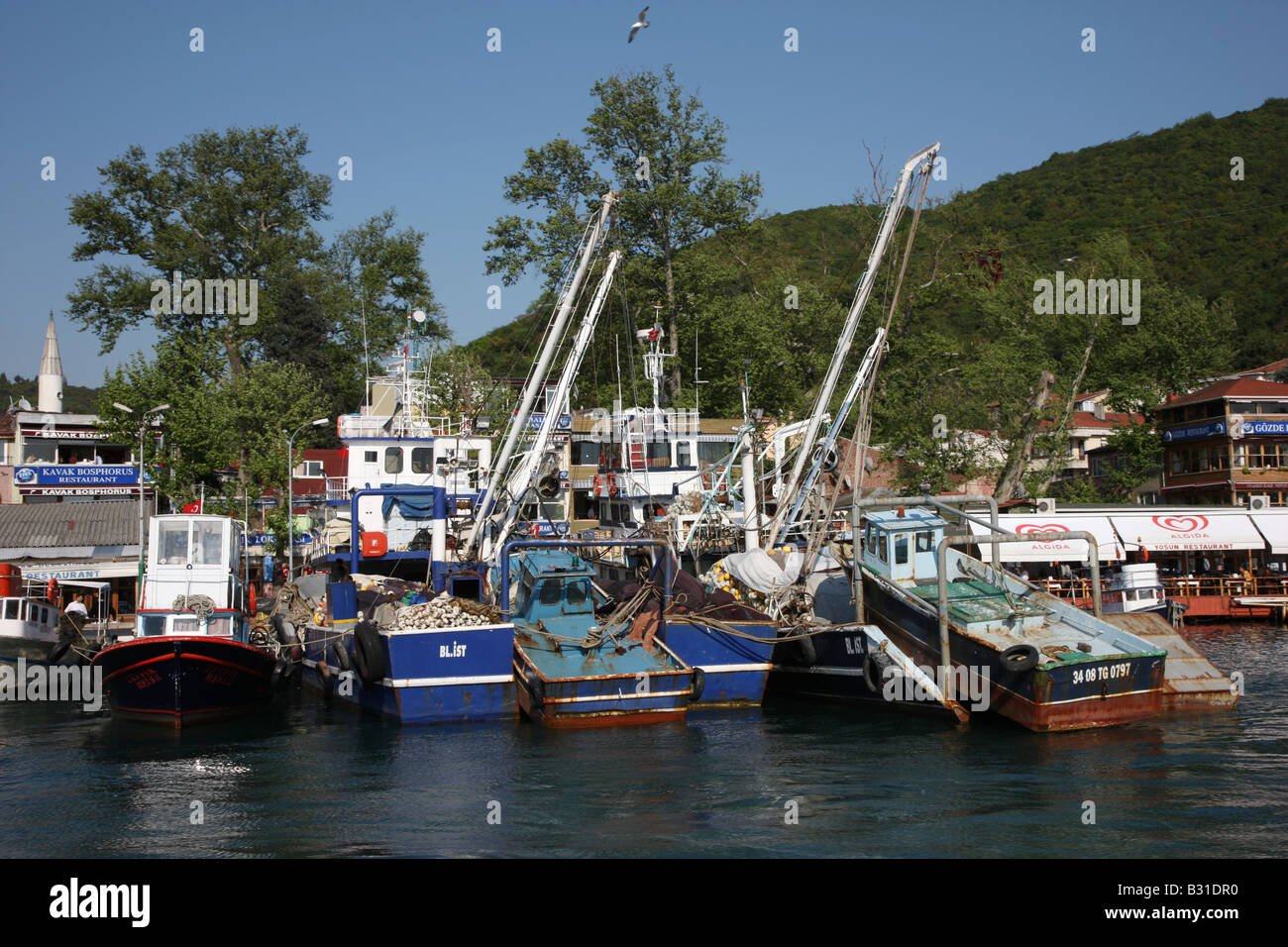 TUR Turquie Istanbul Anadolu Kavagi Bosphore au village Banque D'Images