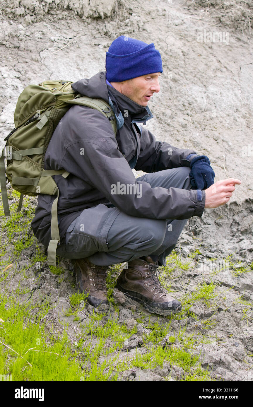 Les scientifiques de l'Université Durham Anthony Long département de géographie à la recherche à des sédiments marins glaciaires du Groenland Ilulissat près de Banque D'Images