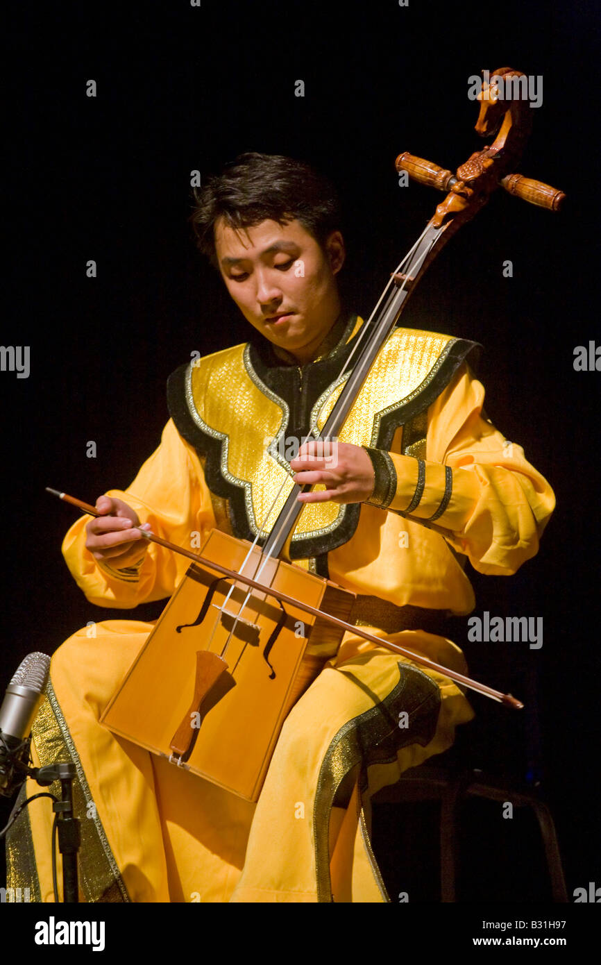 Musicien FOLKLORIQUE MONGOLE KUMBUM CHAMTSE LING parrainé par le Centre culturel tibétain Bloomington Indiana Banque D'Images