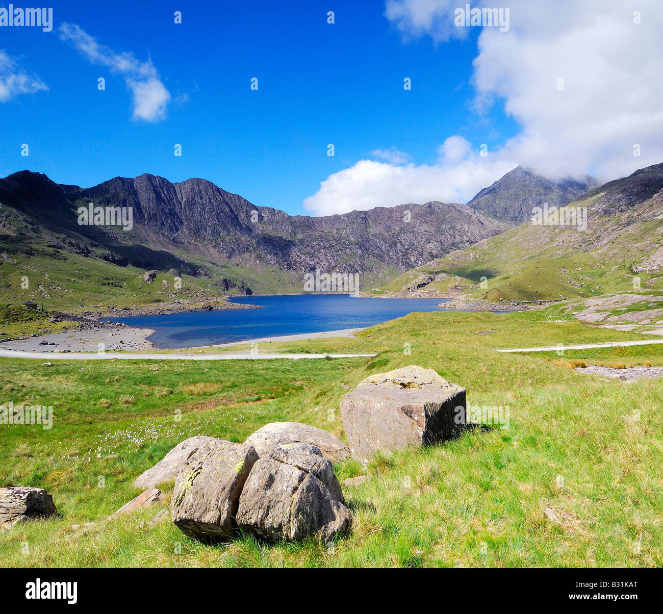 À l'échelle Llyn Llydaw mineurs à côté de la piste vers le sommet du Mont Snowdon dans le Nord du Pays de Galles Banque D'Images