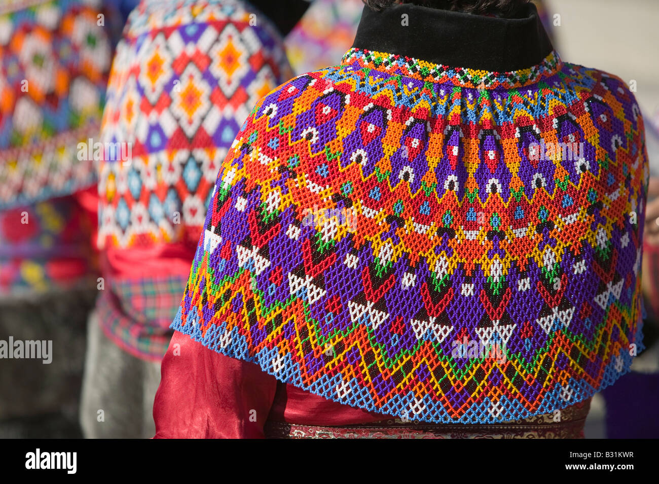 Les femmes portant des Inuits groenlandais traditionnel costume national ou Kalaallisuut à Ilulissat, au Groenland Banque D'Images