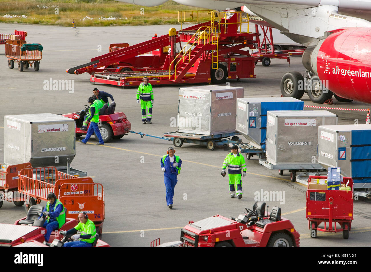 Un air Greenland vol à l'aéroport de Kangerlussuaq réunissant le fret et les touristes au Groenland Banque D'Images