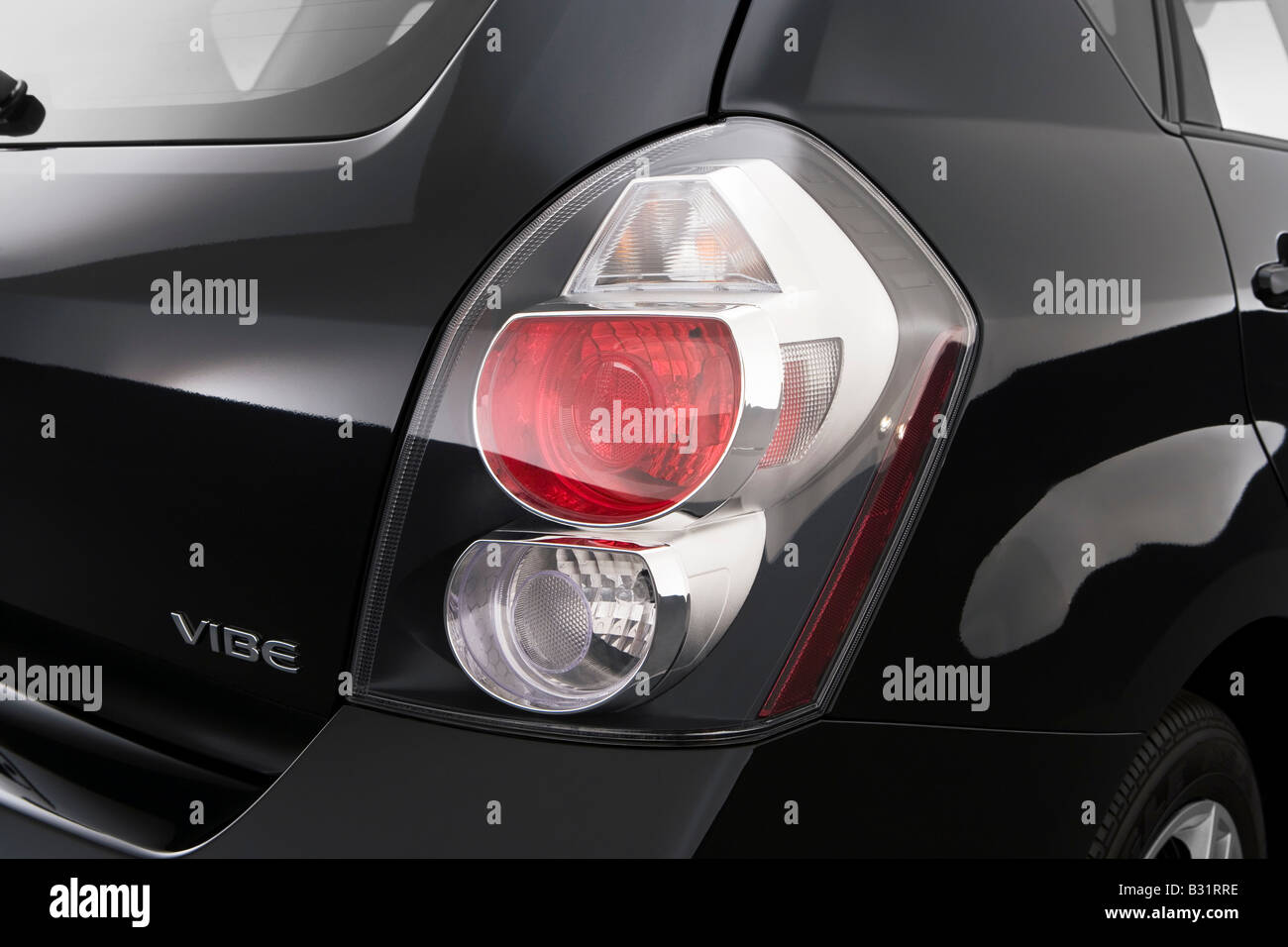 2009 Pontiac Vibe 2.5L en noir - Feu arrière Banque D'Images