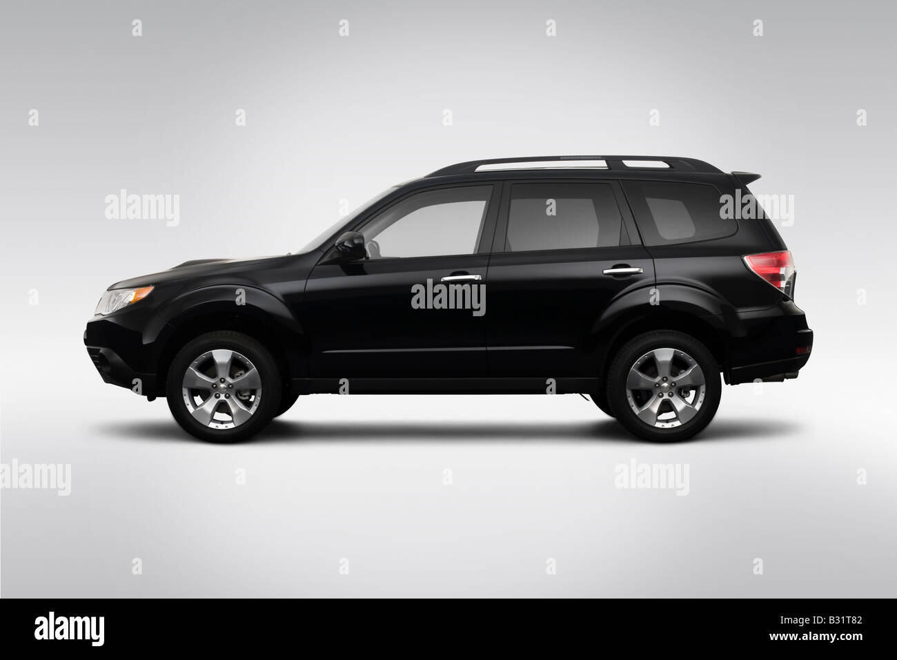 2009 Subaru Forester XT en noir - Pilotes Portrait Banque D'Images