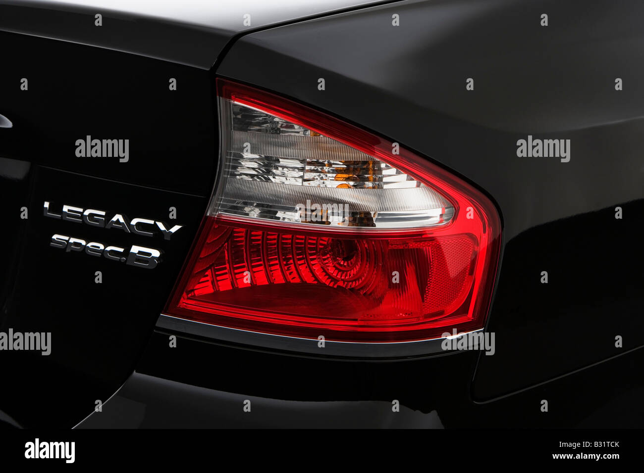 2009 Subaru Legacy 2.5 GT Spec B en noir - Feu arrière Banque D'Images