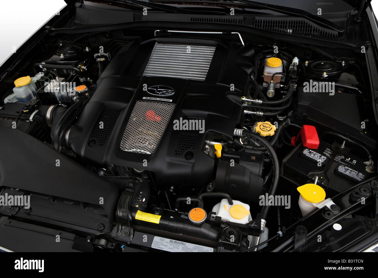 2009 Subaru Legacy 2.5 GT Spec B en noir - le moteur Banque D'Images