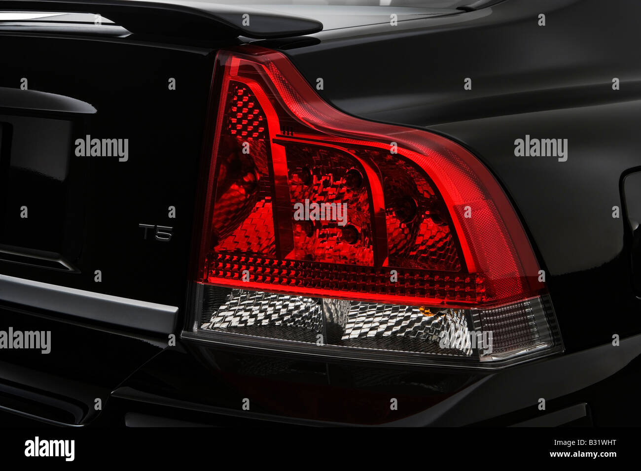 feu arriere volvo s60 2010 gauche main image 0