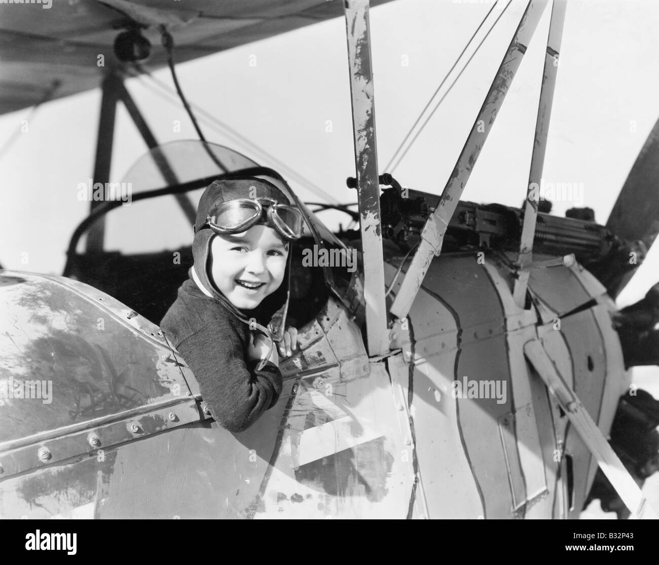 Petit garçon dans le cockpit de l'avion Banque D'Images