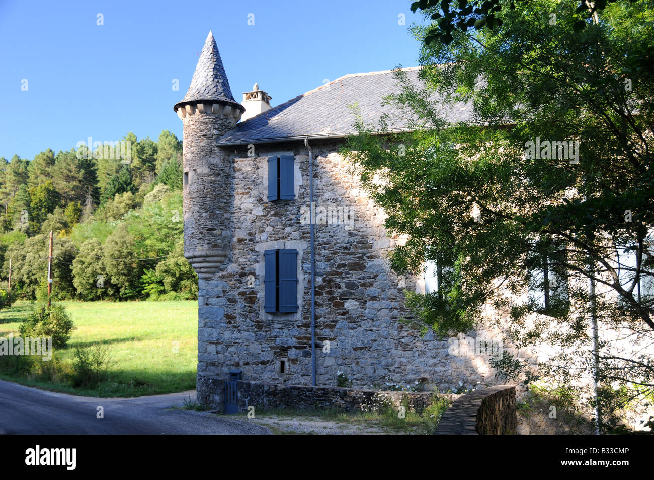 Le Château de Péras est sur la commune de Senechas, Gard, France. C'est sur la route qui mène au col de Péras et d'Aujac. Banque D'Images