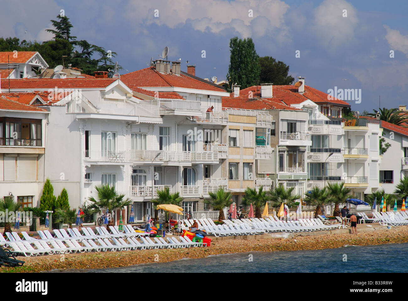 La Turquie. Maisons en bord de mer sur l'un des, Kinaliada Îles des Princes près d'Istanbul dans la mer de Marmara. L'année 2008. Banque D'Images