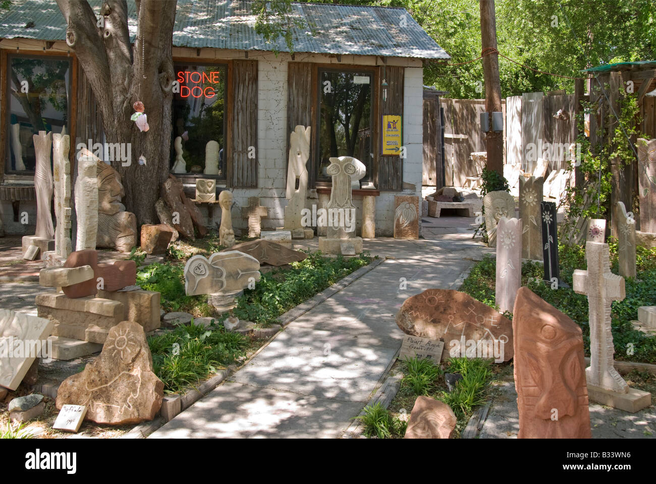Texas San Angelo Old Chicken Farm Centre d'Art de la sculpture sur pierre studio Banque D'Images