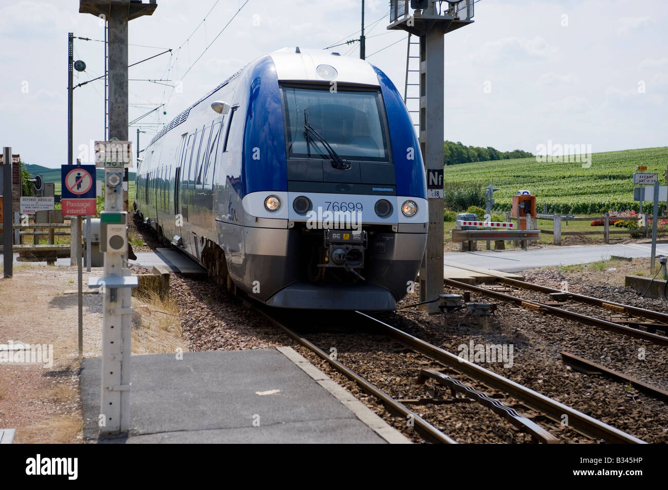 Train d'Epernay proche d'Avenay Val d'Or gare Champagne Ardenne france Banque D'Images Train d'Epernay proche d'Avenay Val d'Or gare Champagne Ardenne france Banque D'Images
