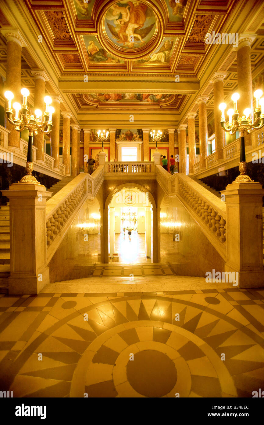 L'intérieur du musée national de Budapest Hongrie Banque D'Images