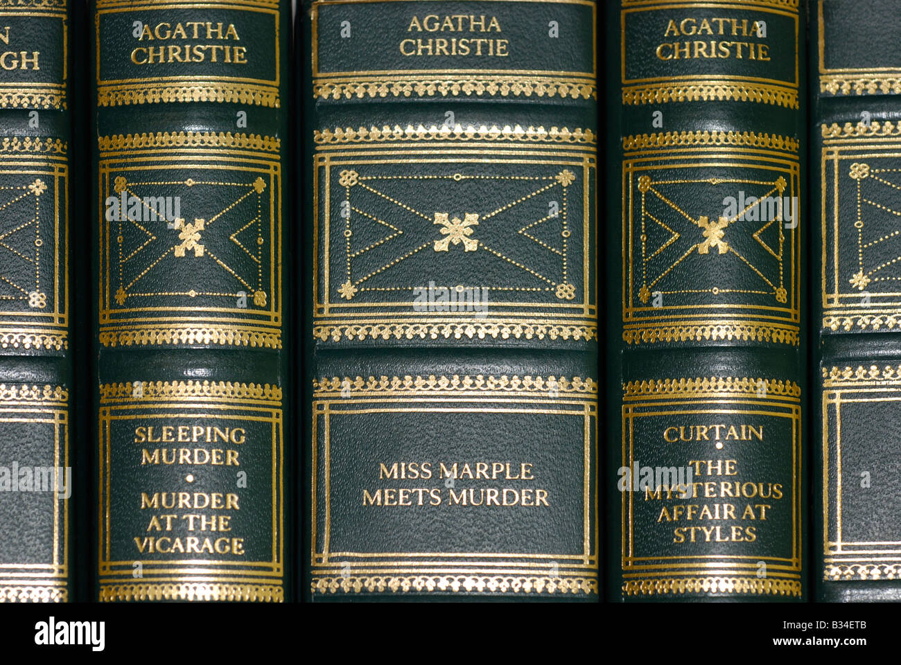 Dos de livres de livres reliés en cuir, des histoires d'Agatha Christie Banque D'Images