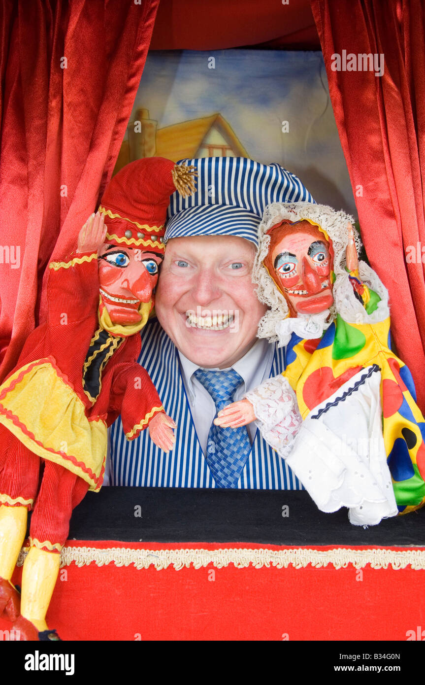 Punch et Judy man traditionnels britanniques en bord de mer Banque D'Images