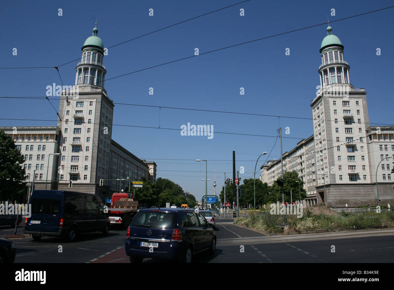 Frankfurter Tor sur Karl Marx Allee à Berlin Juin 2008 Banque D'Images