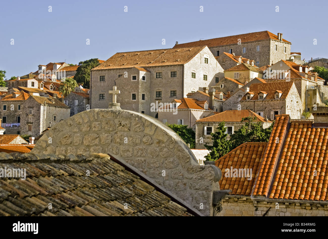 Les toits de la vieille ville de Dubrovnik à partir de mur de la ville Banque D'Images