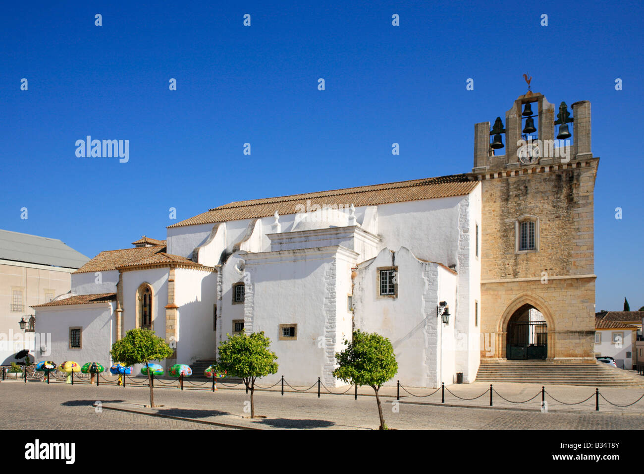 Cathédrale sur la place Largo da Sé, vieille ville, Faro, Algarve, Portugal Banque D'Images