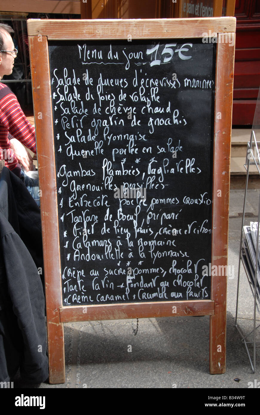 Un menu français d'affichage dans la rue Mercière, la rue célèbre pour ses restaurants de Lyon,France Banque D'Images