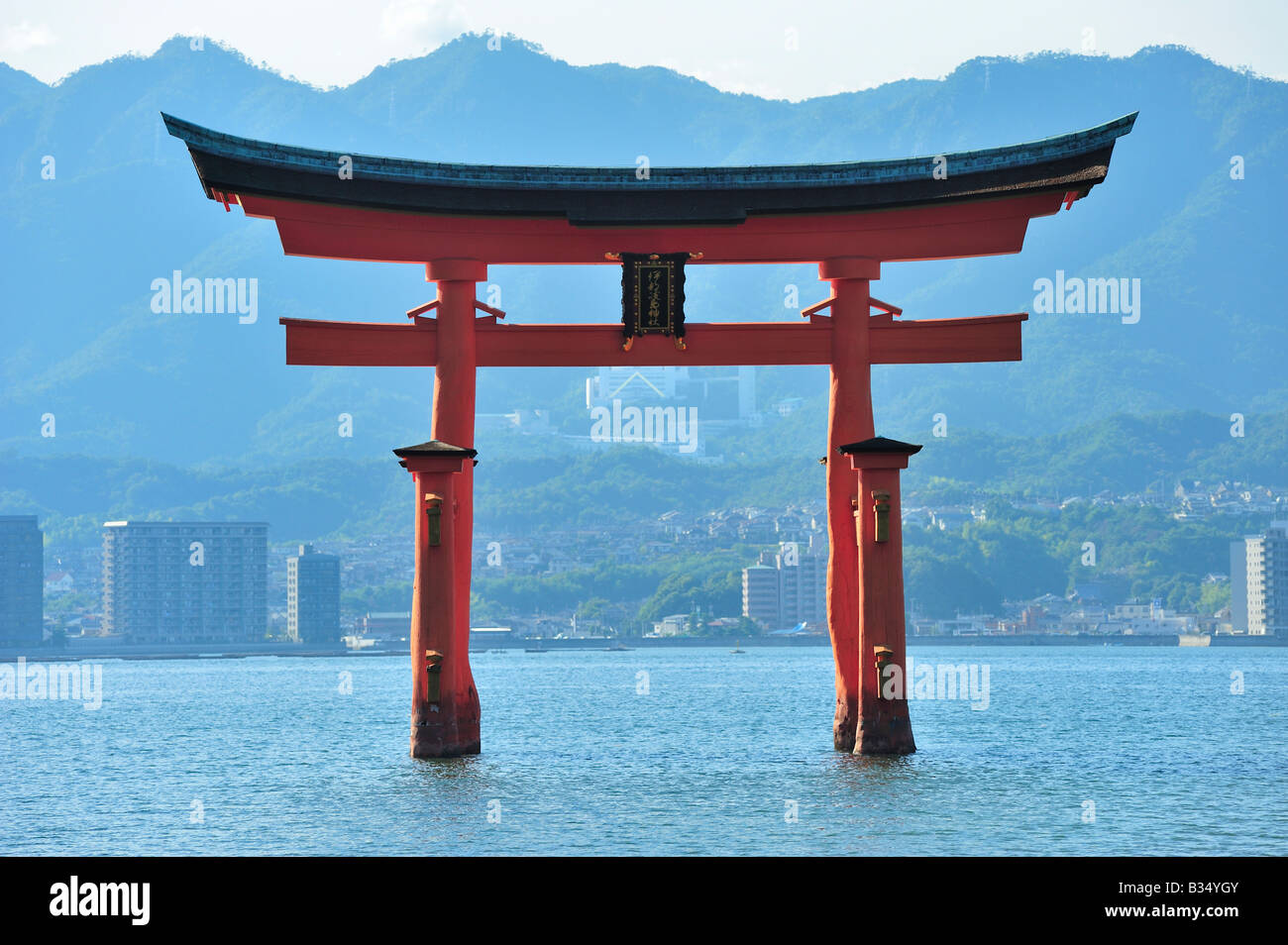 Torii flottant d'Itsukushima, jinja, miyajima, hiroshima prefecture, Honshu, Japon, chugoku Banque D'Images