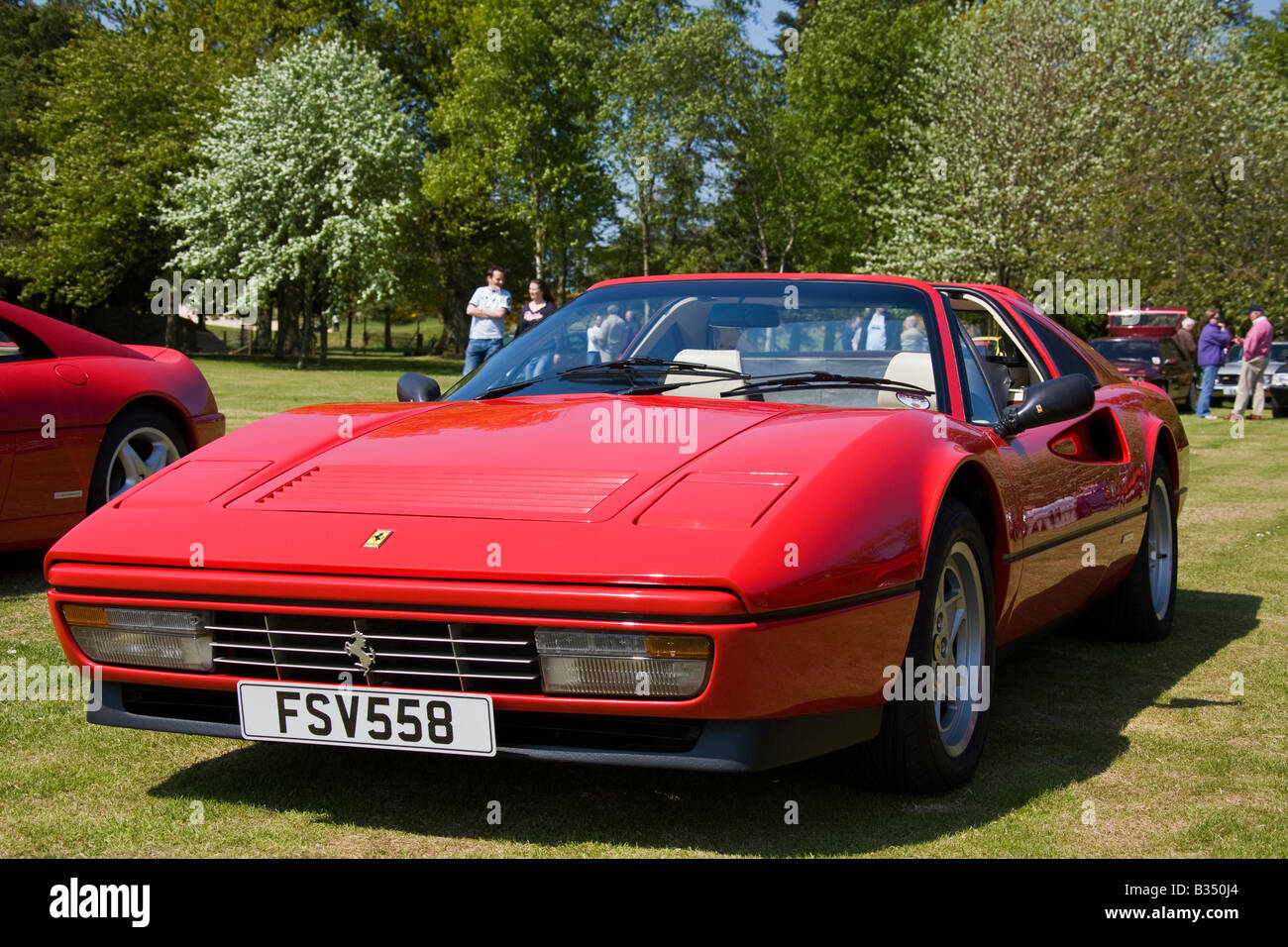 Rouge Ferrari 328 GTS voiture italienne à jour, St Andrews, Fife, Scotland Banque D'Images