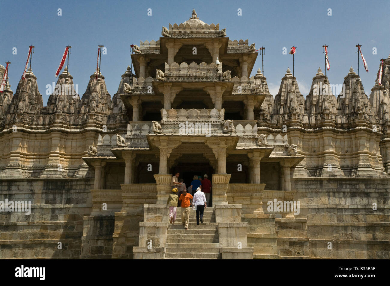 CHAUMUKHA MANDIR à Ranakpur est l'un des plus beaux temples Jains jamais construit du Rajasthan Inde près de Sadri Banque D'Images