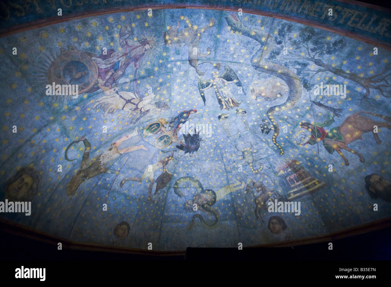 Espagne Salamanque Salamanque Cielo de banque d'origine peinture de l'ancien bâtiment de l'Université bibliothèque Banque D'Images