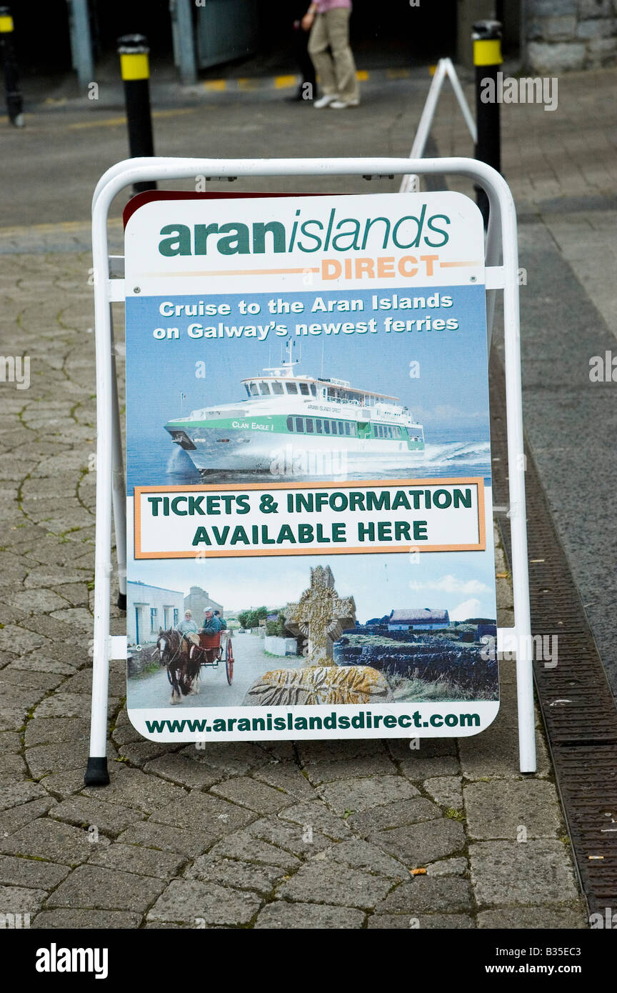 Inscrivez-vous pour annoncer le traversier de l'île d'Aran, Galway, Irlande Banque D'Images