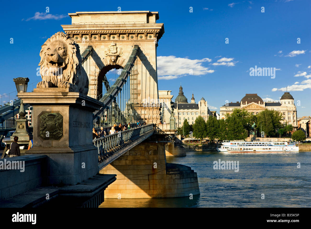 Le pont des Chaînes à Budapest, Hongrie Banque D'Images