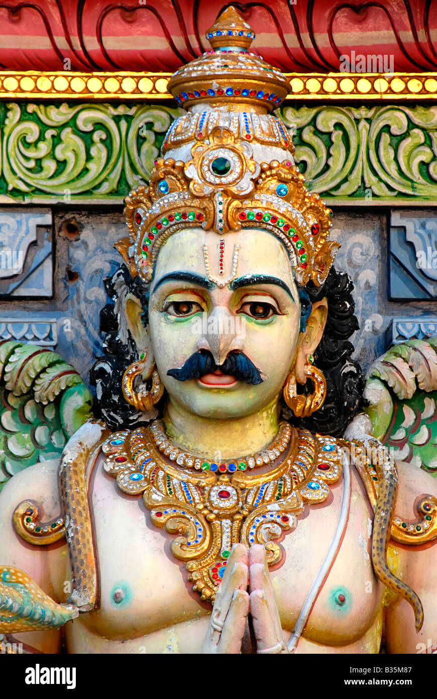 Détail image de dieu hindou Garuda sur Sri Krishna Temple Hindou de Singapour Banque D'Images