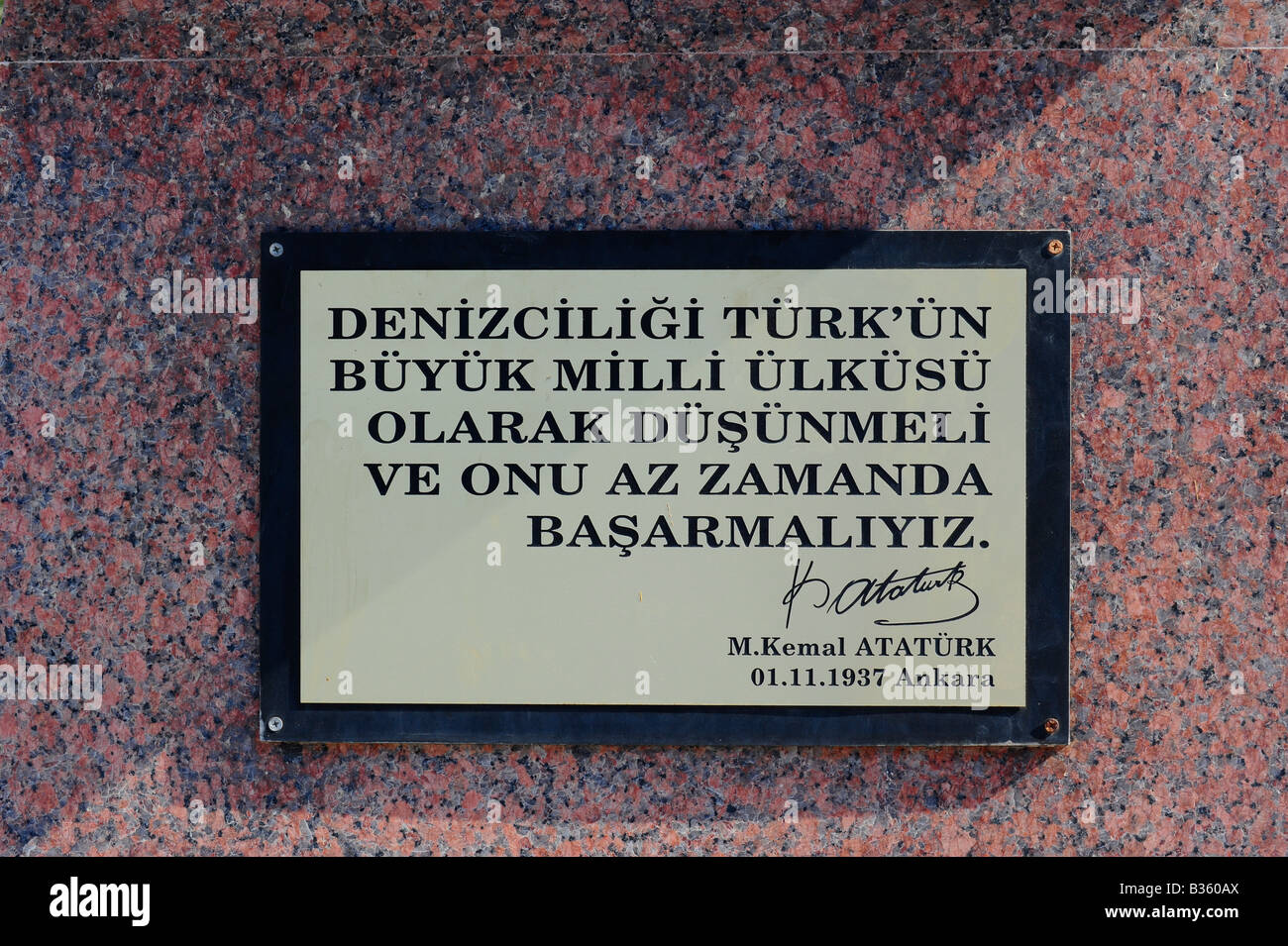 Monument plaque à Mustafa Kemal Atatürk, Bozburn, Péninsule de Datça, Turquie Banque D'Images