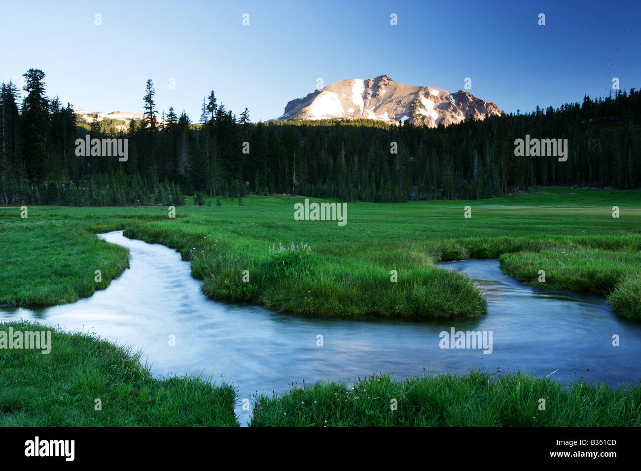 King s Creek qui coule sous le mont Lassen s sommet à Mount Lassen Volcanic National Park en Californie Banque D'Images