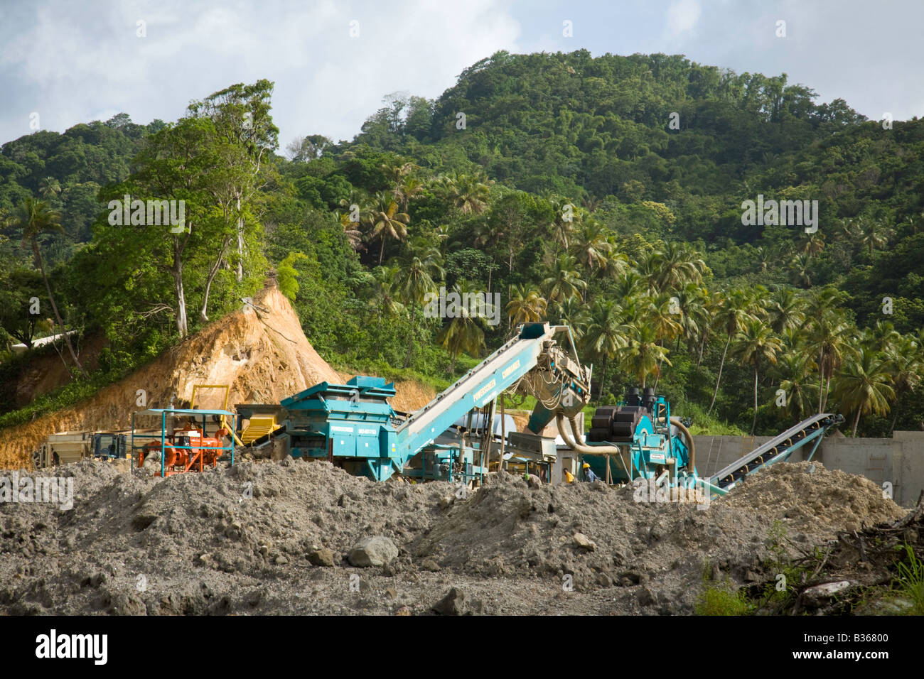 Machines de construction des zones de compensation de la rainforest, St Lucia, "West Indies" Banque D'Images