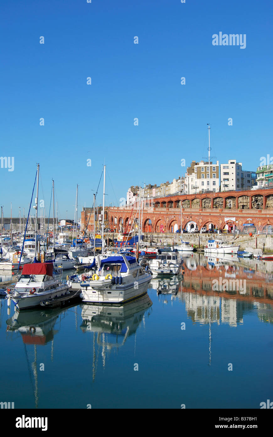 Royal Harbour Marina, Ramsgate, Île de Thanet, dans le Kent, Angleterre, Royaume-Uni Banque D'Images