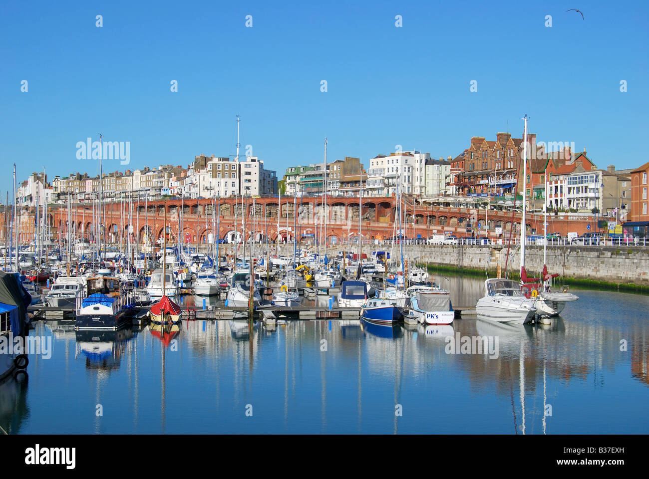 Royal Harbour Marina, Ramsgate, Île de Thanet, dans le Kent, Angleterre, Royaume-Uni Banque D'Images