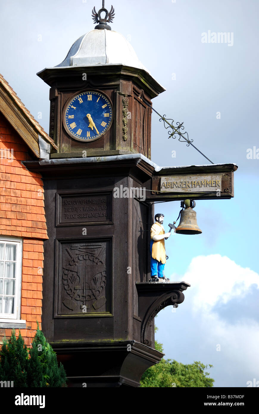 Le réveil, marteau frappant Abinger Hammer, Surrey, Angleterre, Royaume-Uni Banque D'Images