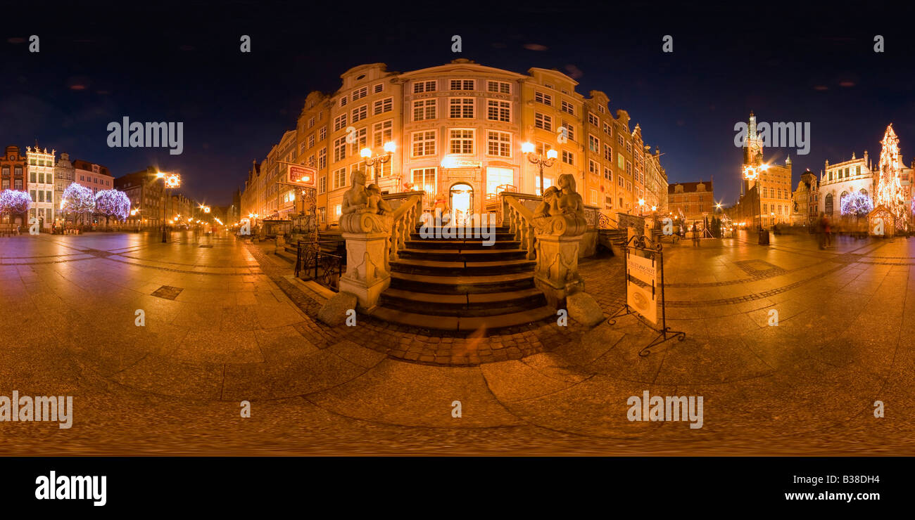 Vue panoramique à 360 degrés de lumières de Noël et décorations en centre-ville de Gdansk en Pologne Banque D'Images