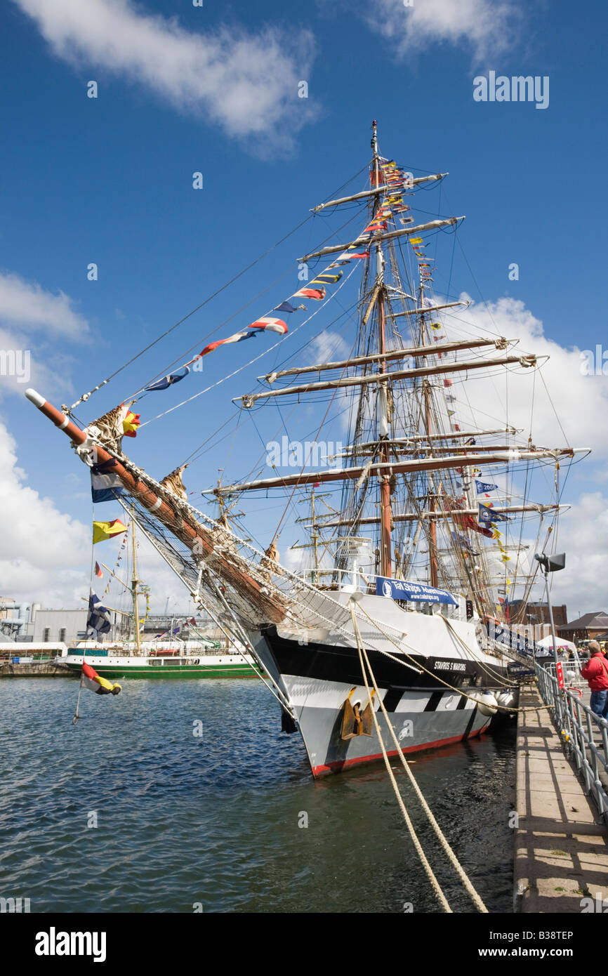 Liverpool Merseyside England UK Stavros S Niarchos deux mâts Brick du Mexique en course des grands voiliers 2008 Dock à Wellington Banque D'Images