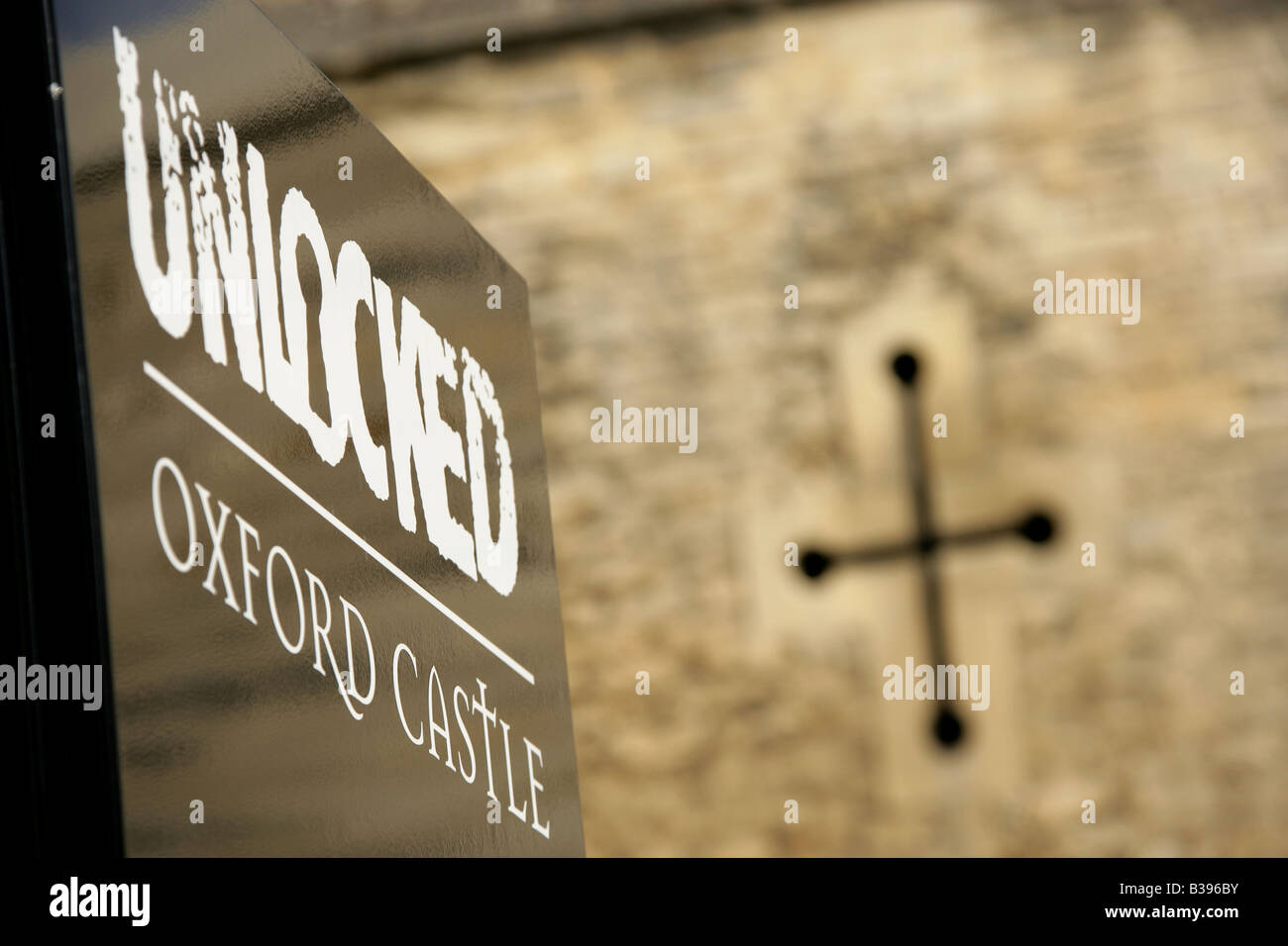 Ville d'Oxford, en Angleterre. Le Château d'Oxford, avec l'inscription déverrouillé à l'arrière de l'ancien comté située à l'arrière-plan. Banque D'Images