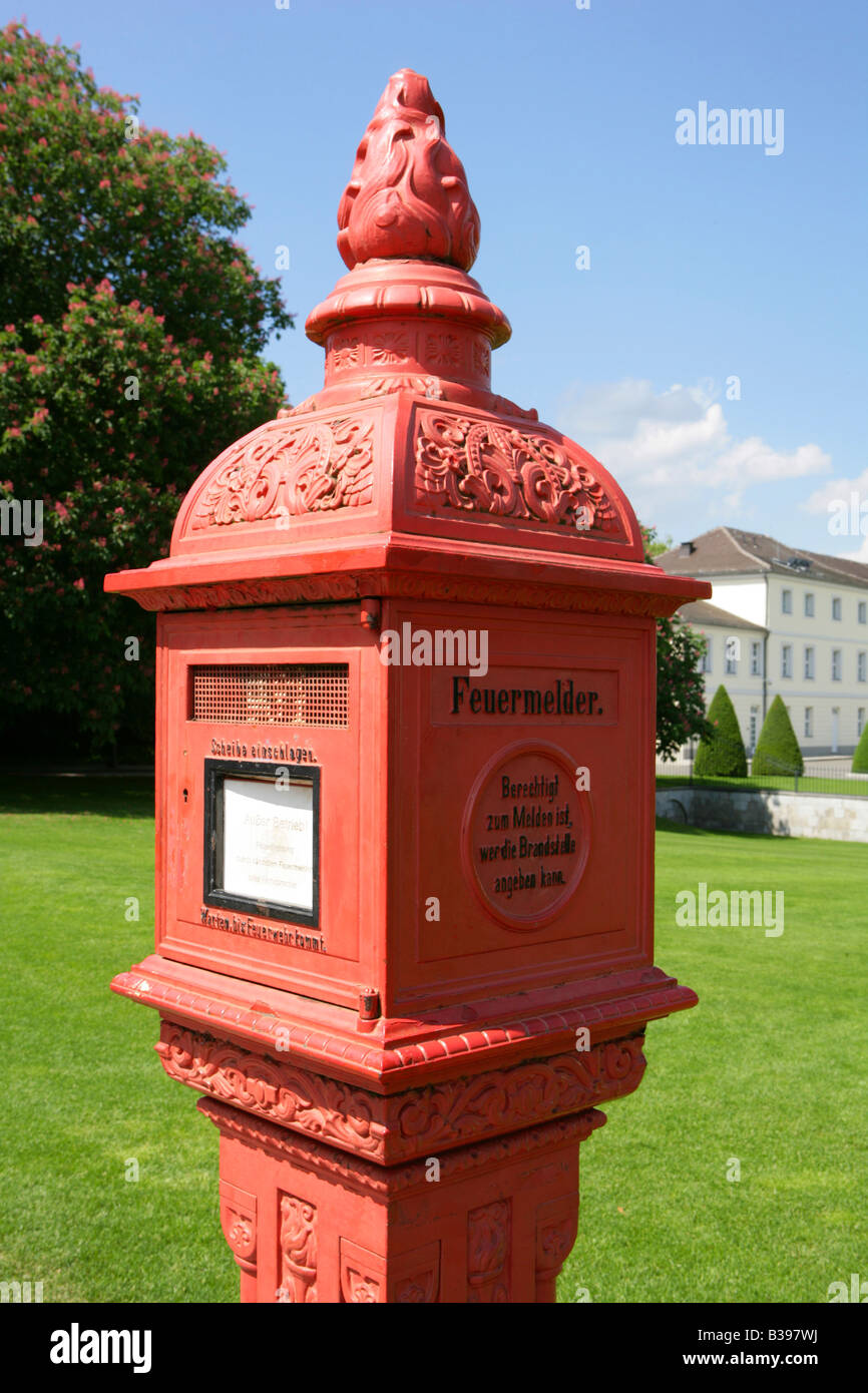 Deutschland, Berlin modifier Feuermelder am Schloss Bellevue, Allemagne, Berlin, Rouge d'alarme incendie Banque D'Images