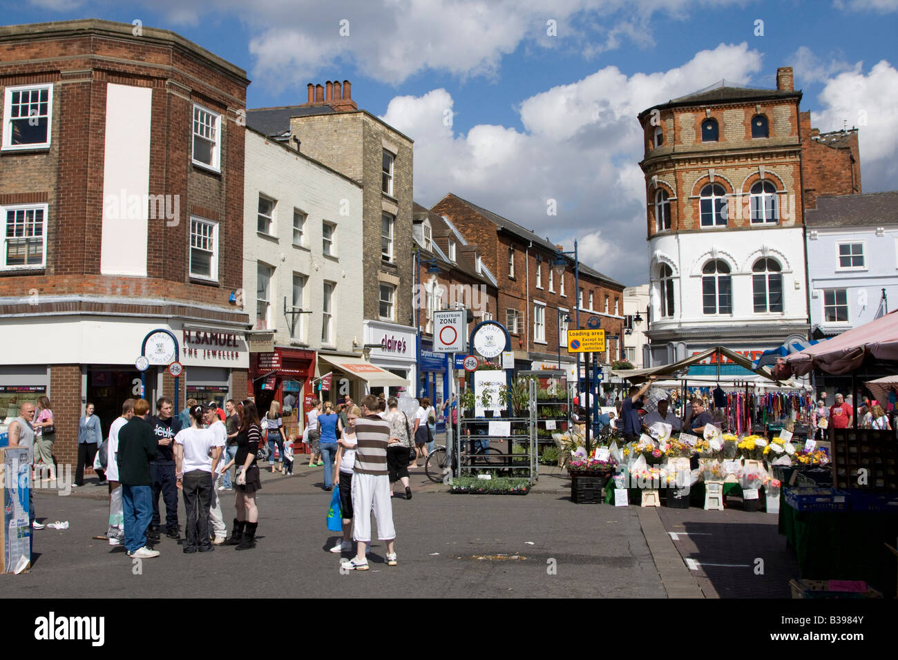 Le centreville de Boston high street market day lincolnshire england uk go Photo Stock Alamy