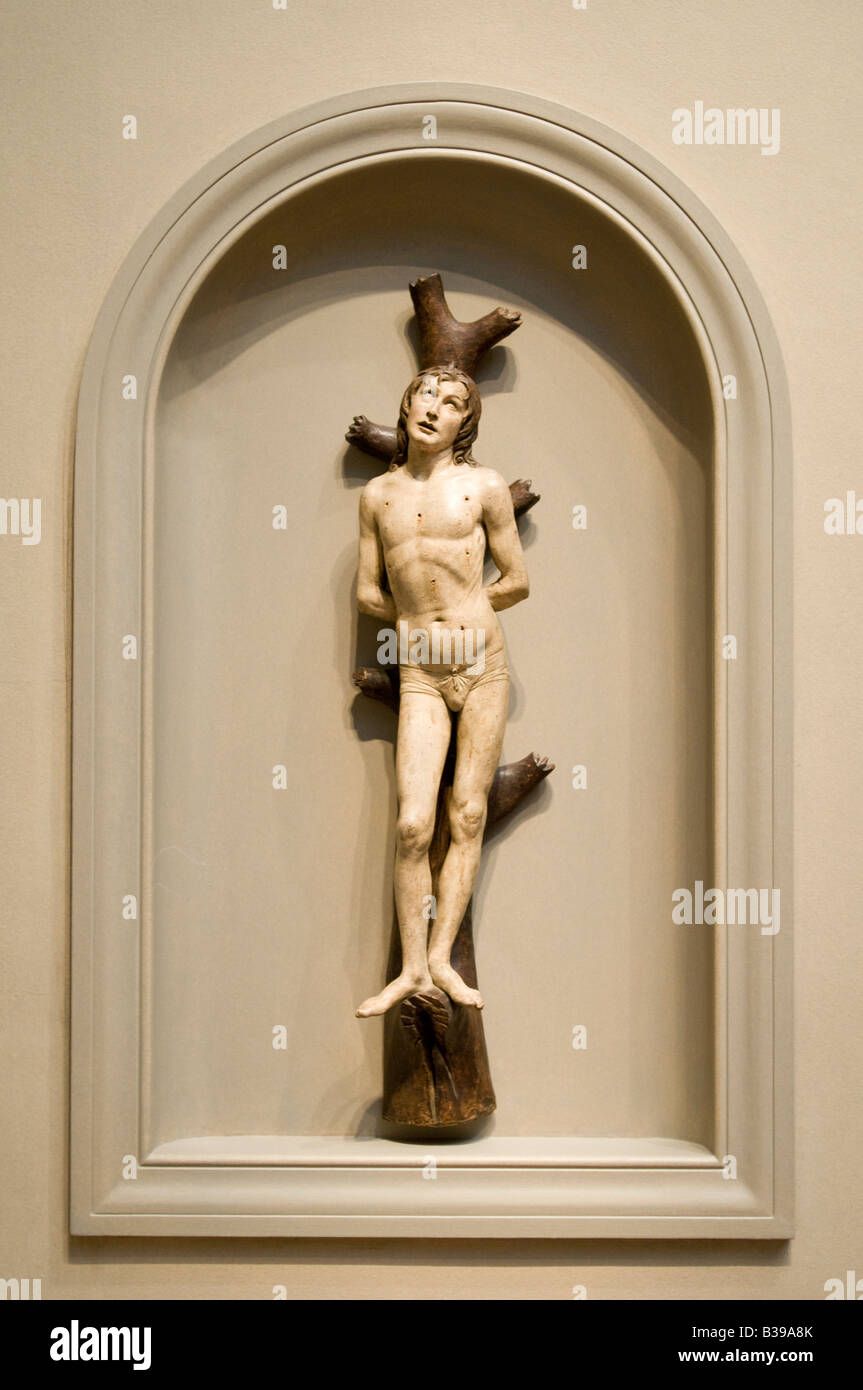 National Gallery of Art sculpture Washington DC // WASHINGTON DC — la National Gallery of Art est un musée d'art, situé sur le National Mall à Washington, D.C. le musée a été créé en 1938 par le Congrès des États-Unis, avec des fonds pour la construction et une importante collection d'art donnés par Andrew W. Mellon plus des œuvres d'art majeures données par Lessing J. Rosenwald, des contributions d'art italien de Samuel Henry Kress, et plus de 2 000 sculptures, peintures, pièces d'art décoratif et porcelaines de Joseph E. Widener. À la suite de legs comme ceux-ci, la Galerie nationale aujourd'hui hous Banque D'Images