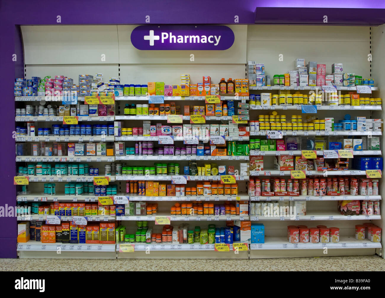 La section pharmacie - Tesco - Leighton Buzzard Bedfordshire - Banque D'Images