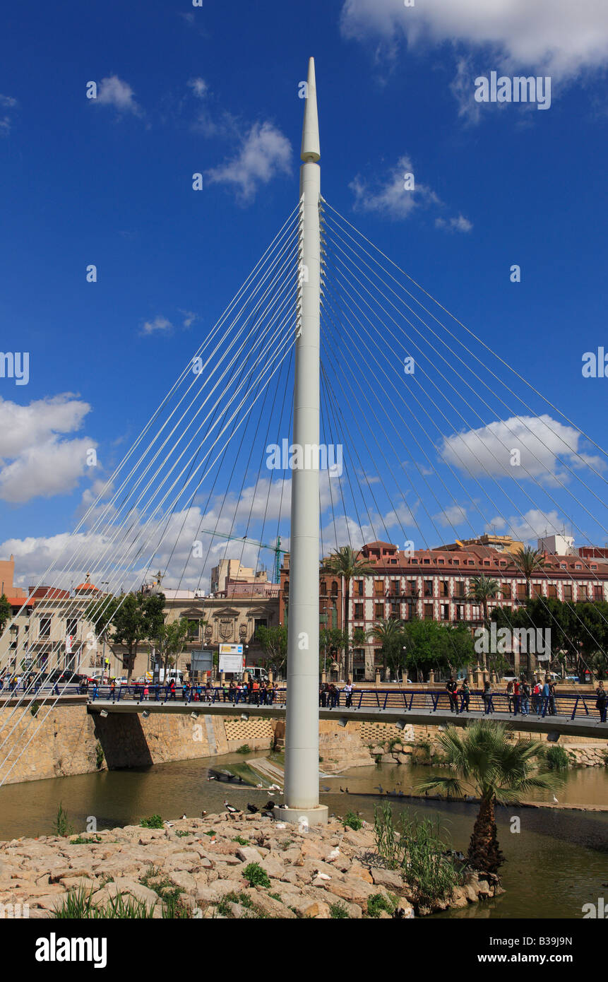 Pont suspendu au-dessus de la rivière Segura, Murcia, Espagne Banque D'Images