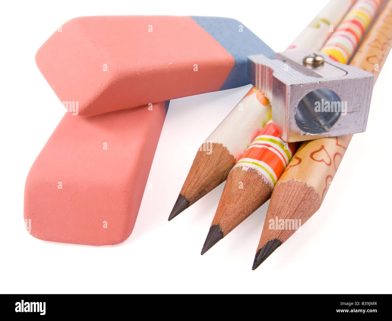 Taille-crayon, gomme et sur fond blanc Banque D'Images