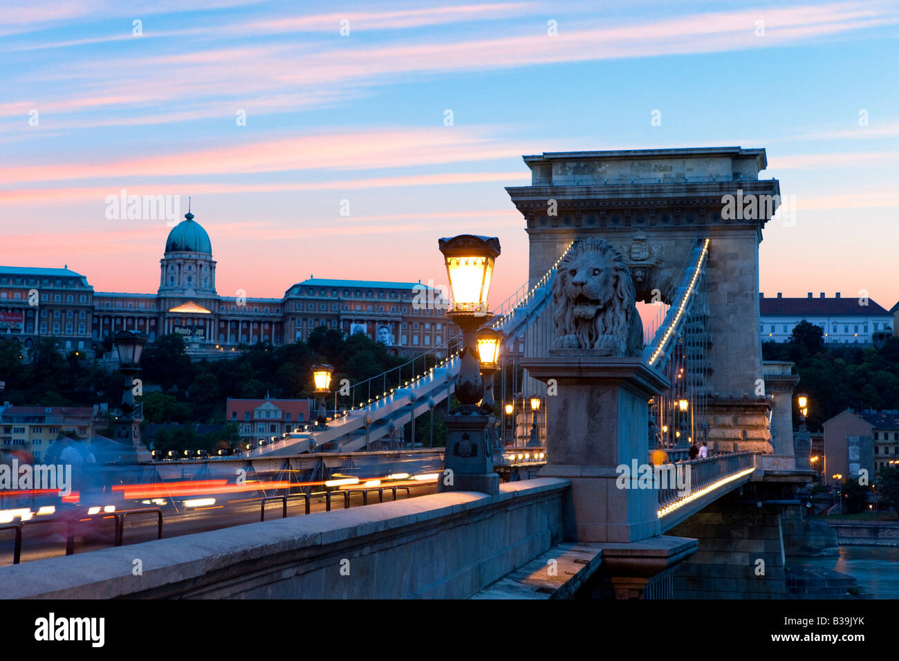 Le pont des Chaînes à Budapest Banque D'Images