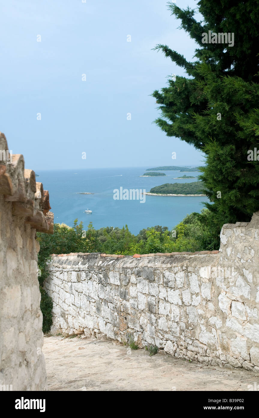 vue panoramique sur la mer entre les rues de la Centre historique de Vrsar Banque D'Images